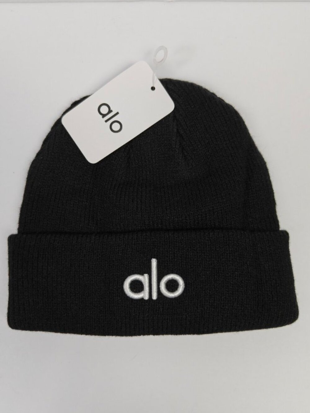Alo Yoga Black Ribbed Knit Beanie NWT Embroidered Logo Cuffed Hat